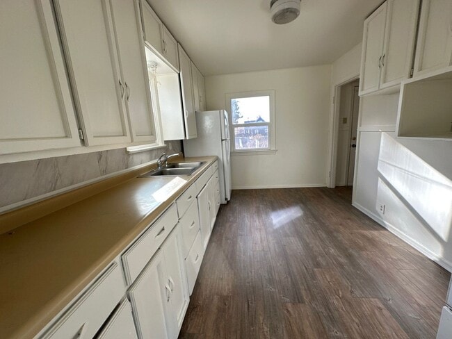 Building Photo - 2314 Vine Ave