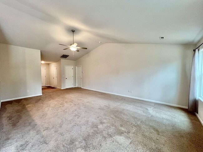 Building Photo - Charming 3BD, 2BA Zebulon Home in a Quiet HOA Community with Amenities