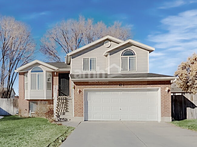 Building Photo - 435 S 120 W