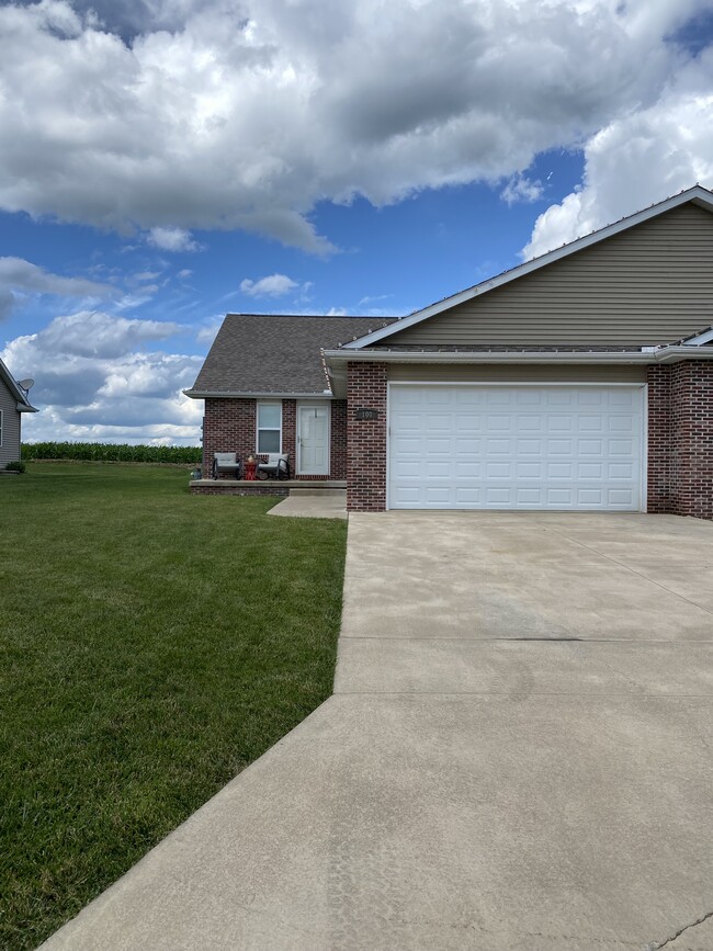 Primary Photo - 100 Scenic Drive