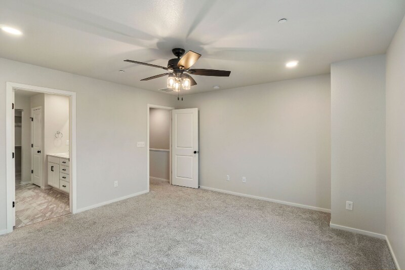 Building Photo - 2720 Barnstormer St