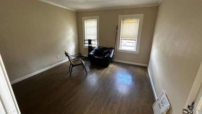 Building Photo - Pet Friendly, Student Friendly, Renovated ...