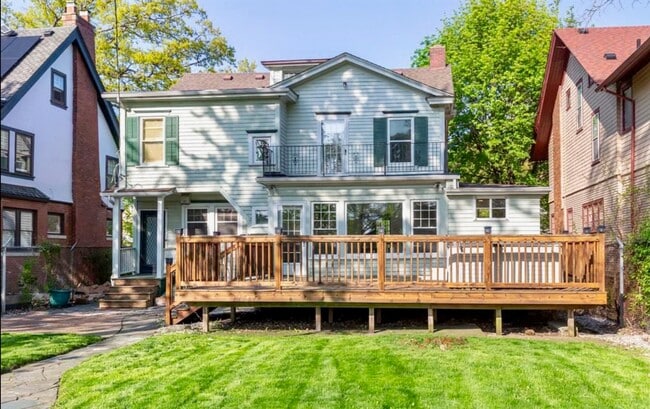 Building Photo - 2141 Seminole St