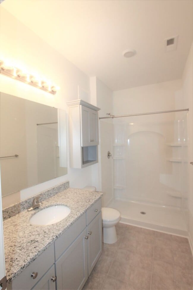 Building Photo - BEAUTIFUL 3BD 2.5 BTH Apartment home RAINTREE - Ballantyne Commons Pkwy