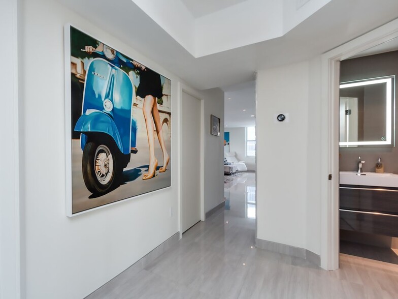 Building Photo - 888 Intracoastal Dr