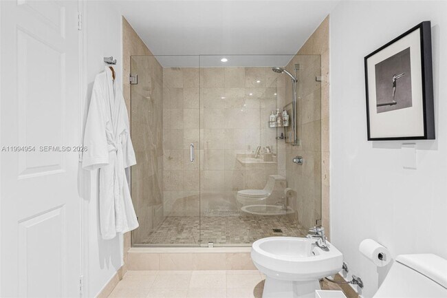 Building Photo - 1643 Brickell Ave