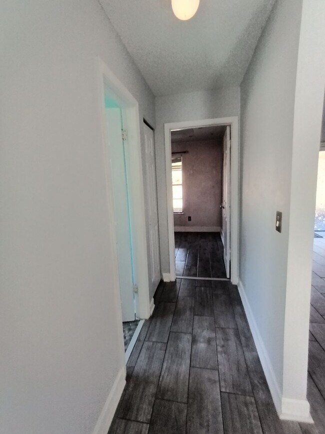 Building Photo - 2 Bed / 2 Bath Single Family for Rent in Oviedo, FL