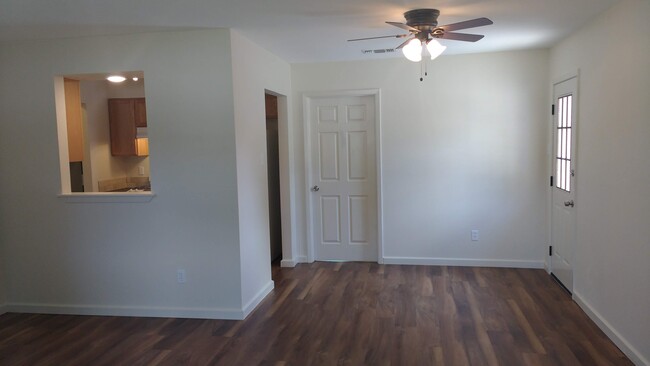 Dining room - 329 Briarwood Dr