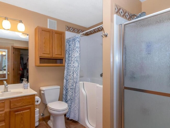 Building Photo - 15636 Fjord Ave