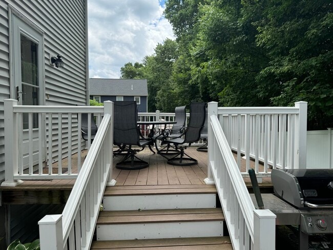 Building Photo - Modern 3 Bedroom Single Family - Available...