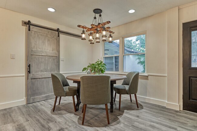 Building Photo - 6214 Fawnwood Dr