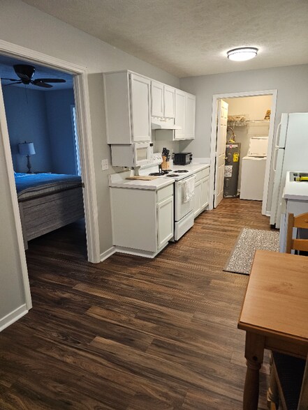 Building Photo - 1257 Louisville St