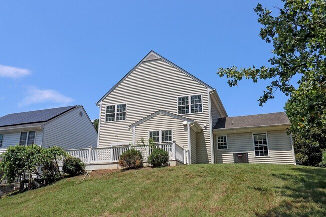 Building Photo - Pet-Friendly 4 Bedroom Home in Forest Lakes South