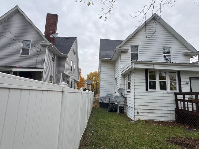 Building Photo - 728 W Colfax Ave