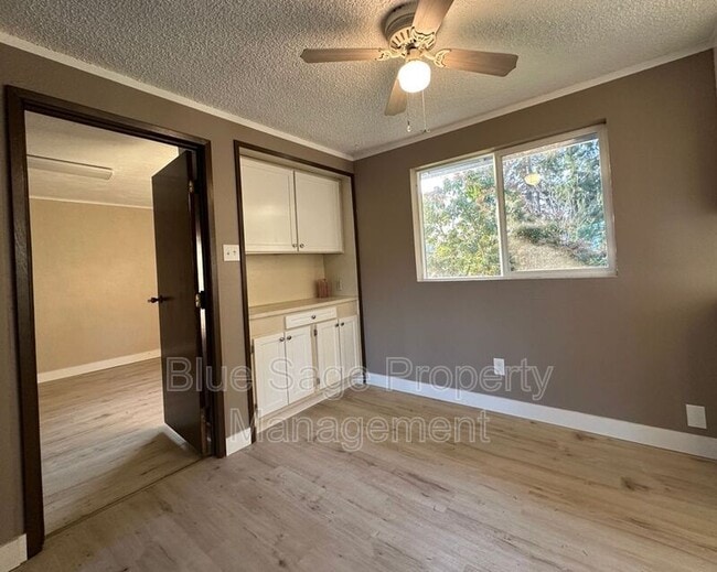 Building Photo - 43 Breeze Way