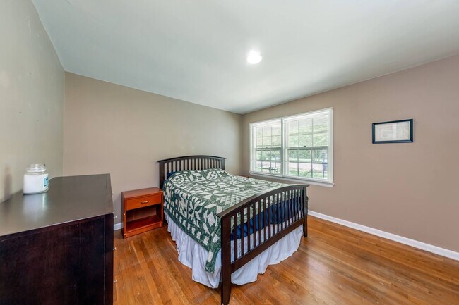 Building Photo - 134 Berkeley Ln