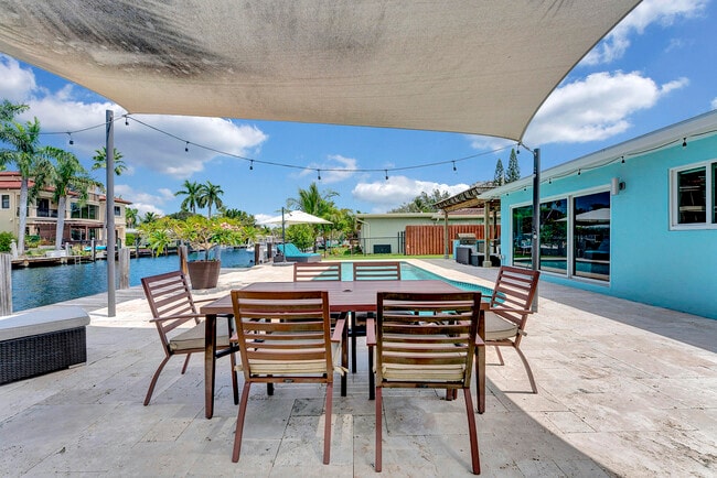 Building Photo - 2291 SE 15th St