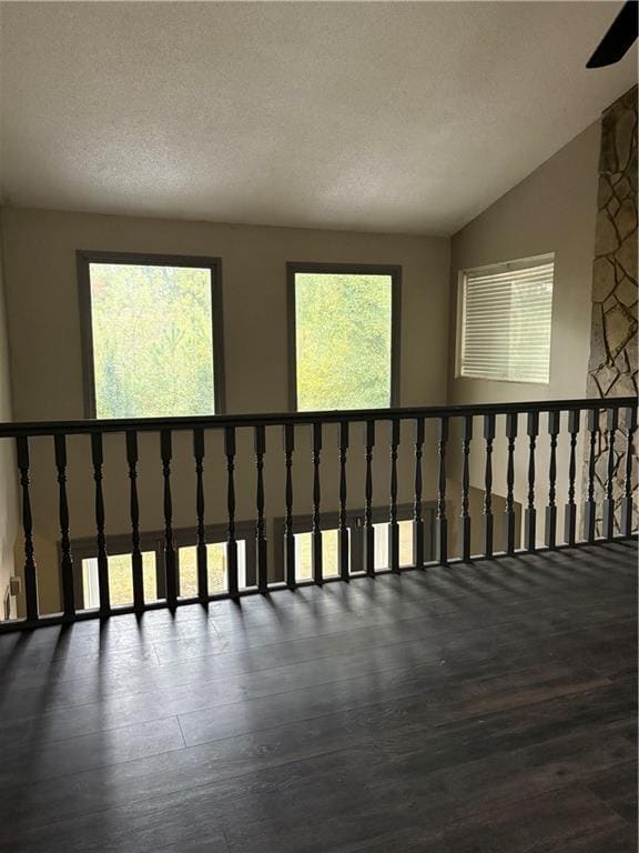 Building Photo - 1562 Linksview Close