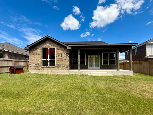 Building Photo - Spacious 4-Bedroom Home with 2.5 Bathrooms, 2-Car Garage & Fenced Yard