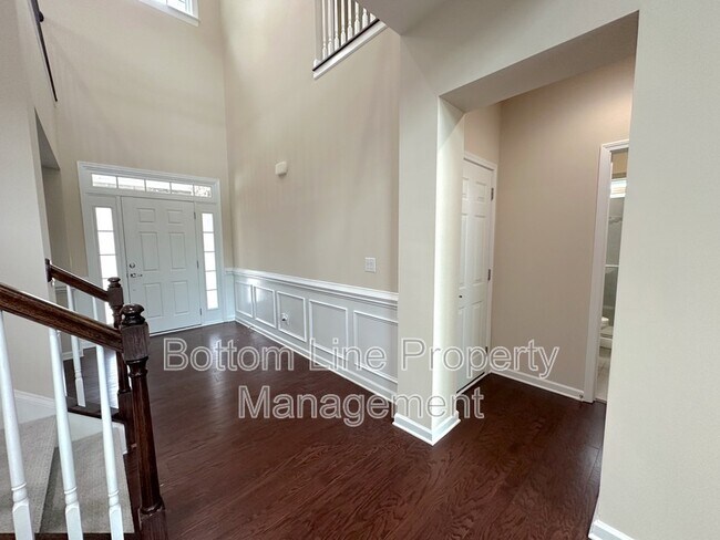 Building Photo - 1007 Anatrella Ln NW
