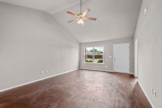 Building Photo - Gorgeous 4 bedroom home!