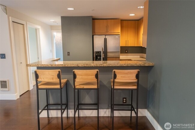 Building Photo - 2Bd/2Ba Seattle Condo
