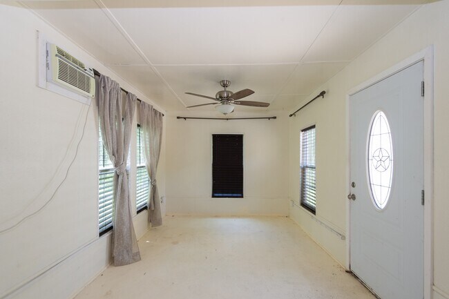 Building Photo - 1737 S Park