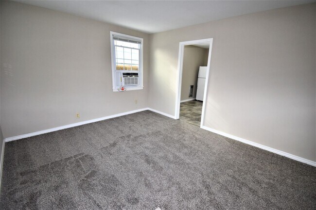 Building Photo - 936 Woody Hills Dr
