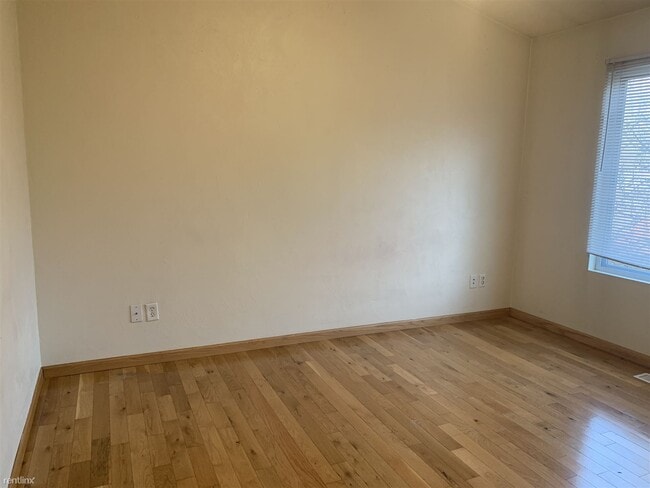 Building Photo - 1324 Knollwood Ave