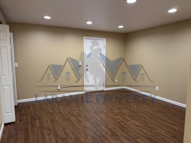 Building Photo - Private entrance- Basement 1 Bedroom Apart...