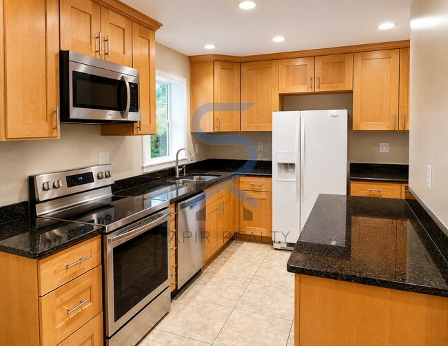 Building Photo - PRELEASING! Spacious & Stunning 5BR/3BA in the Heart of North Druid Hills