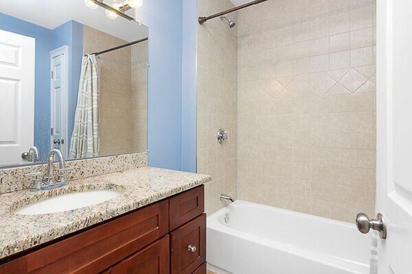 Building Photo - 502 Sumner St