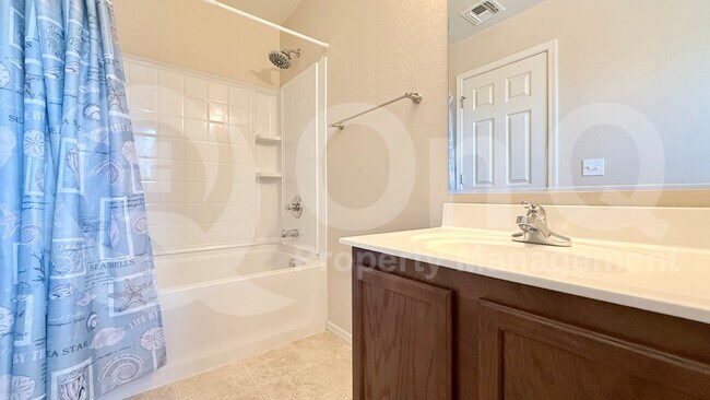 Building Photo - 21182 E Stonecrest Dr
