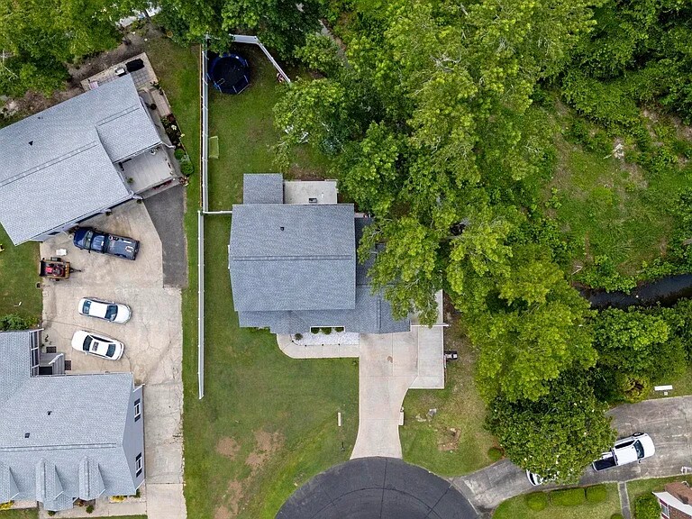 Building Photo - 125 Edwards Ln