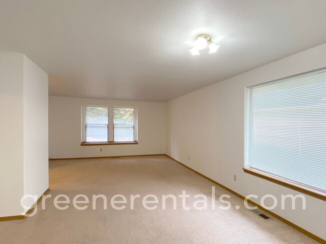 Building Photo - 3BR 2BA Rambler in Emerald Hills Community