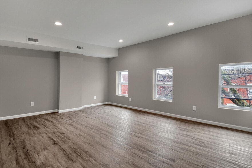 Building Photo - 1301 Shenandoah Ave