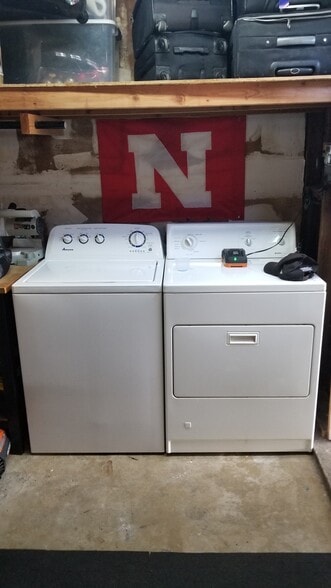 Building Photo - 541 Pine St