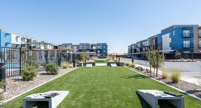 Building Photo - 11850 W Fillmore St