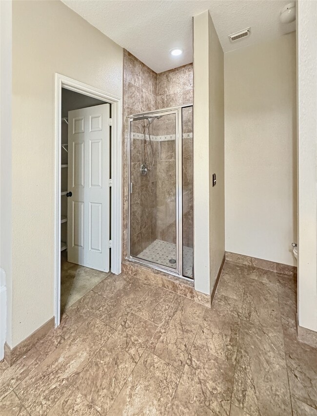 Building Photo - 18707 Woodbreeze Dr