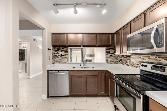 Building Photo - 1317 E Marny Rd