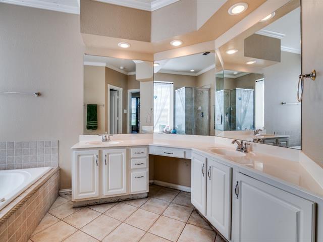Building Photo - 6009 Glen Abbey Ct