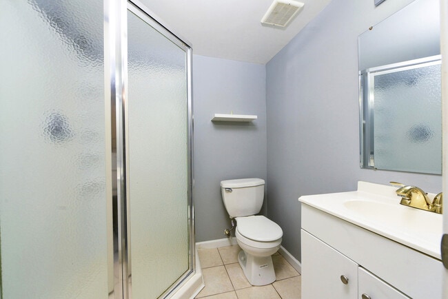 Building Photo - 5927 Hodgman Dr