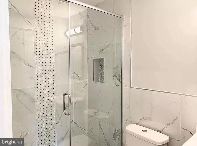 Building Photo - 2425 Frankford Ave