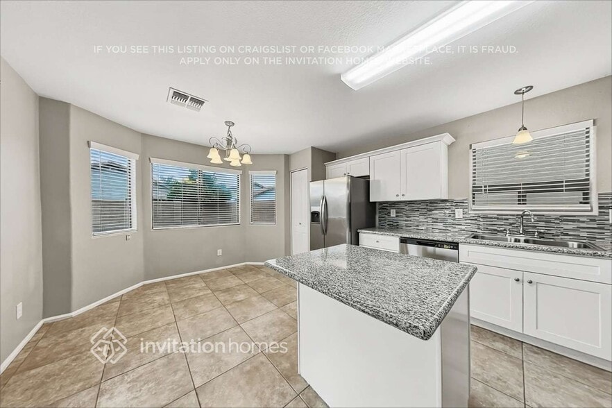 Building Photo - 447 W Corriente Ct