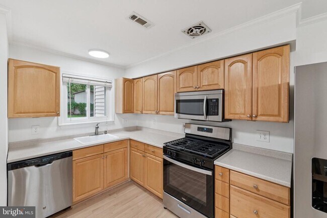 Building Photo - 13412 Princedale Dr
