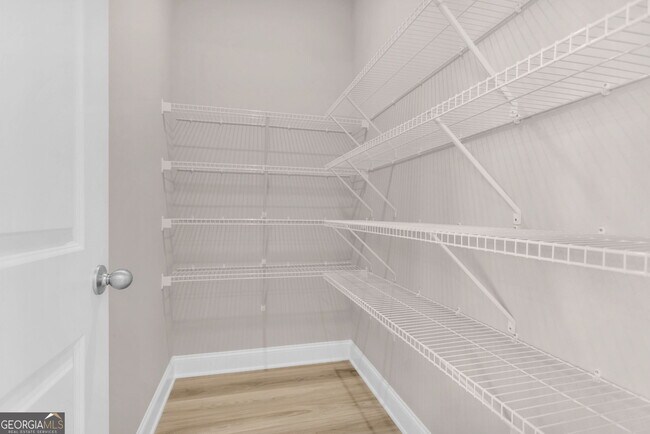 Building Photo - 423 Lincoln St