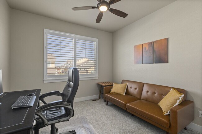 Building Photo - Stunning 3 bed, 4 bath townhome - attached...