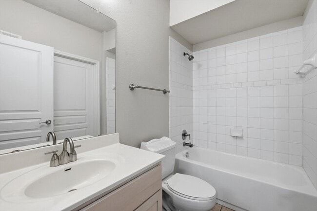 Building Photo - 508 Refugio St