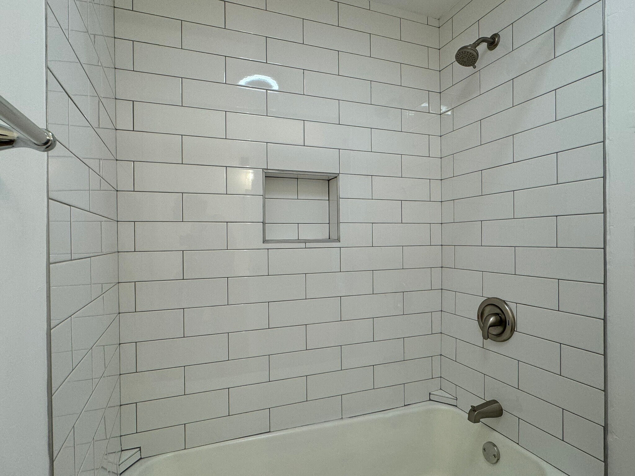 Building Photo - 223 Evergreen Ave