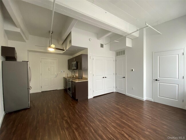 Building Photo - 2 Mill St